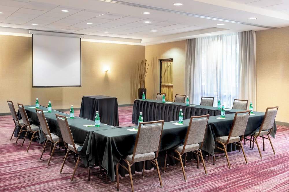 Courtyard Marriott Denton - photo 23