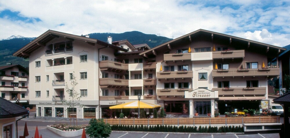Apart Hotel Garni Strasser in Zell Am Ziller, Austria