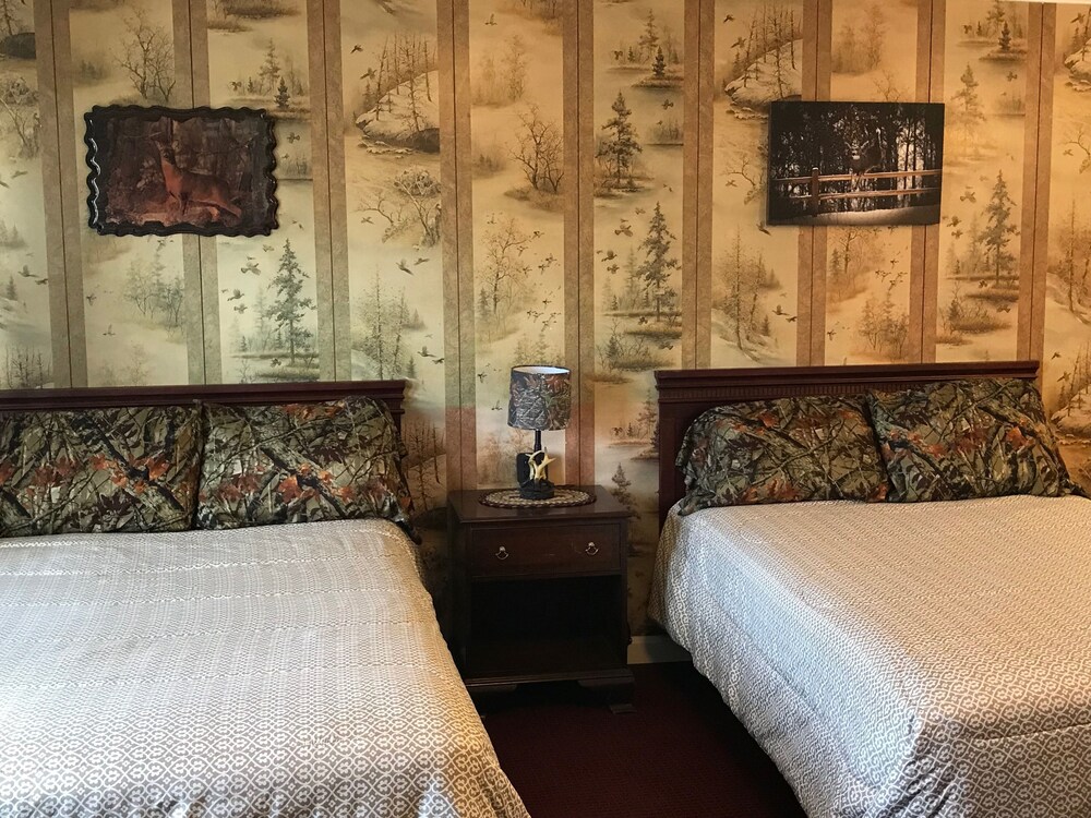 Admiral's Ocean Inn - photo 11