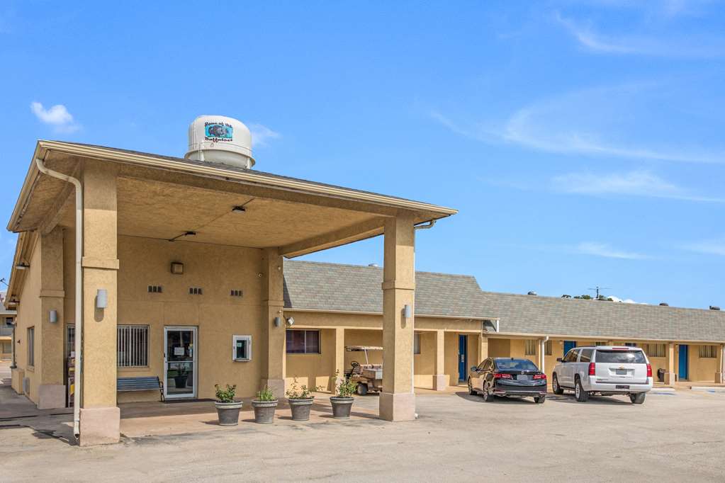 Americas Best Value Inn Giddings - photo 15
