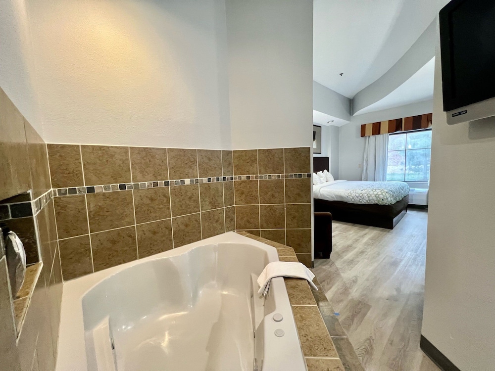 HomeTowne Studios & Suites Washington - photo 27