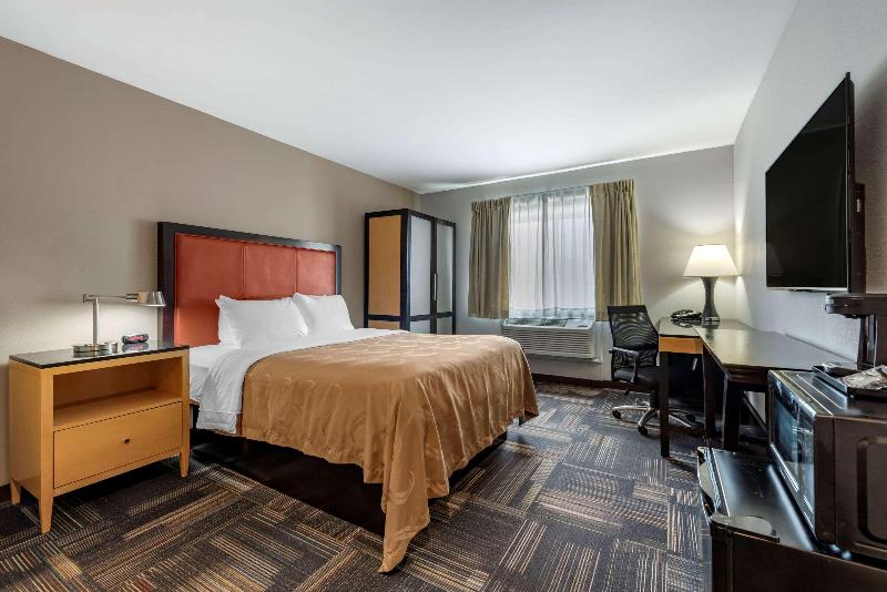 Quality Inn & Suites Evansville Downtown - photo 31