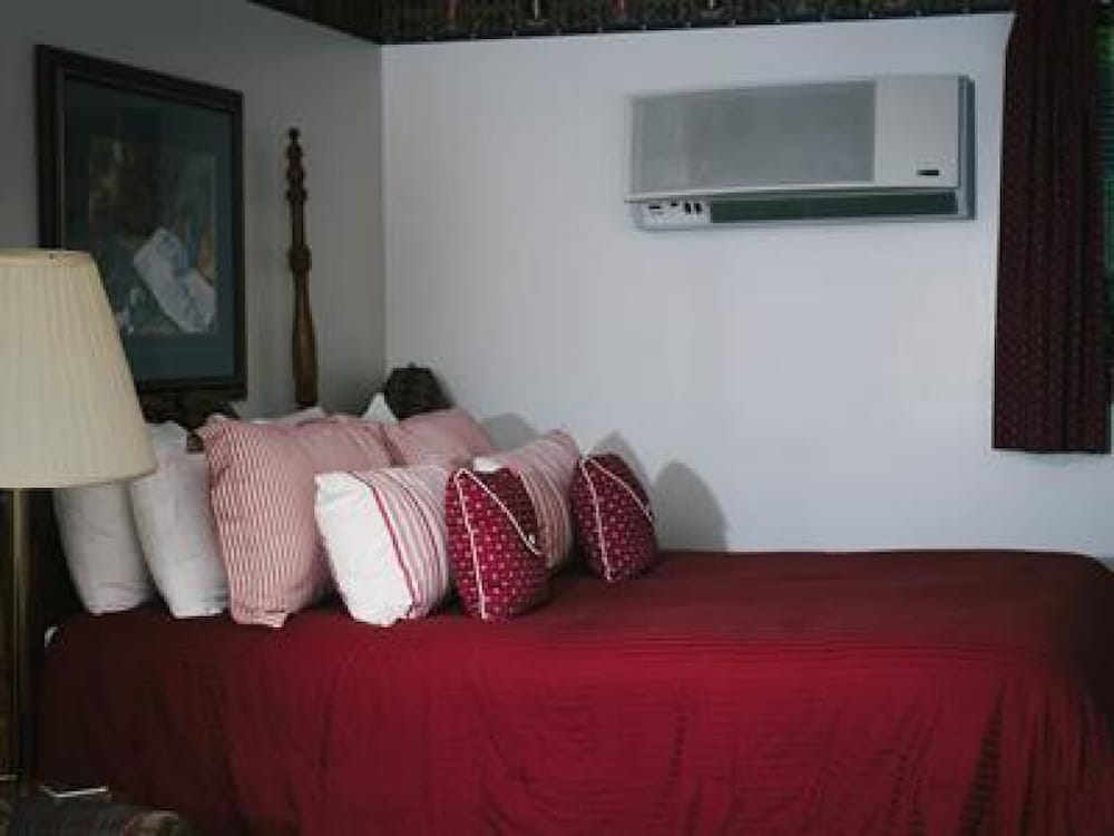 The Inn at Dresden - photo 13