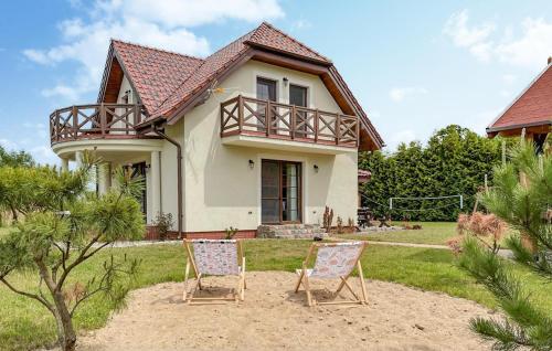 4 Bedroom Beautiful Home In Pierkunowo — 5-Star Luxury Hotel in Gizycko, Poland