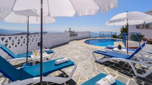 Casa El Monte Torrox by Ruralidays — 4-Star Luxury Hotel in Torrox, Spain
