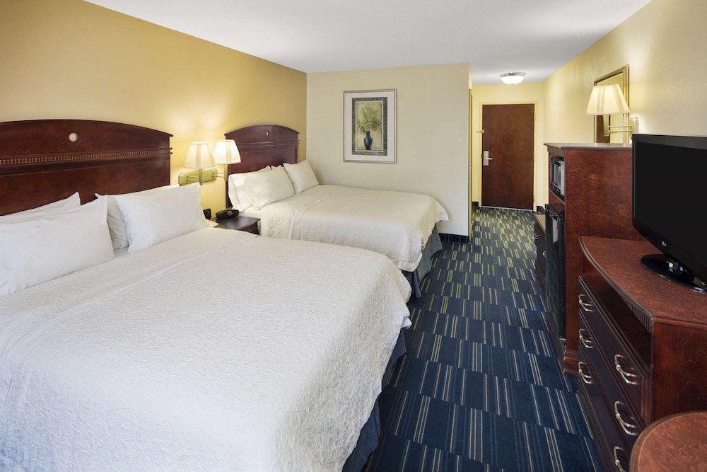 Hampton Inn Hinesville - photo 8