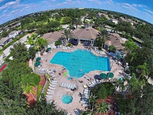 Disney Fan Condo Renovated 2024 — 4-Star Luxury Hotel in Kissimmee, United States