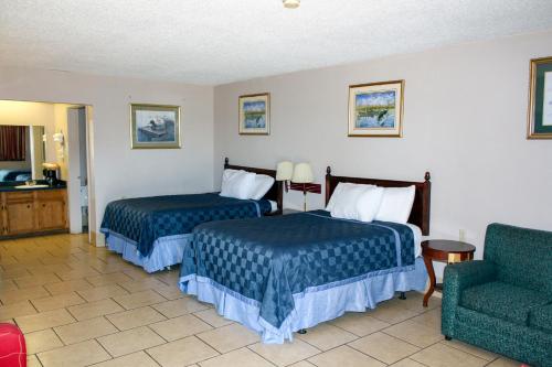 Toledo Town Inn - photo 5