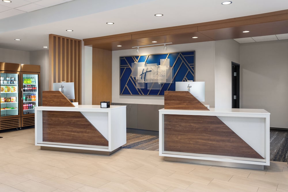Holiday Inn Express & Suites Reedsburg Dells Area by IHG - photo 60