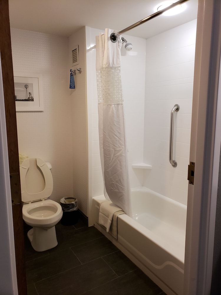 Hampton Inn & Suites Newtown - photo 95