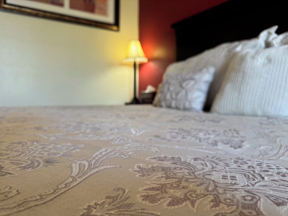 FairBridge Inn Express Hiawatha - photo 6