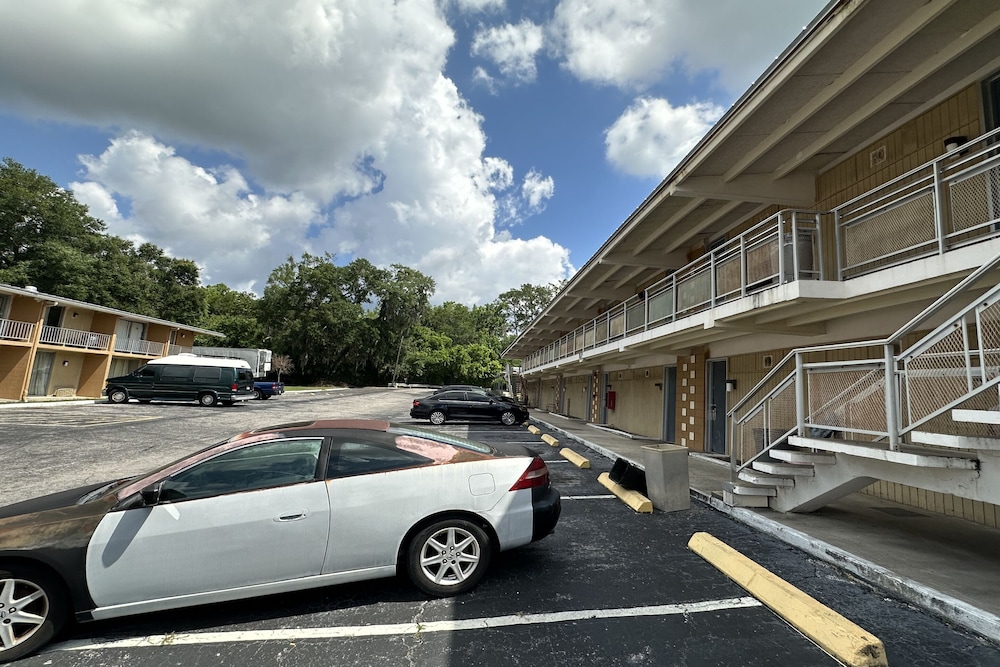 Kampus Inn By Oyo Gainesville University Area — Gainesville