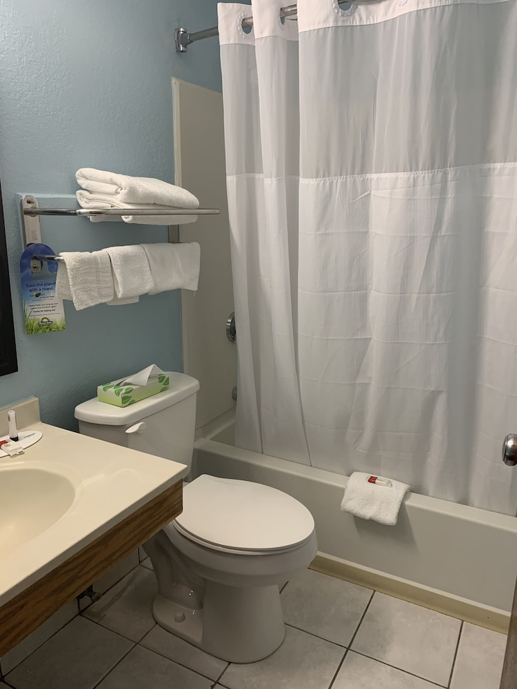 Days Inn by Wyndham Greenwood SC - photo 14