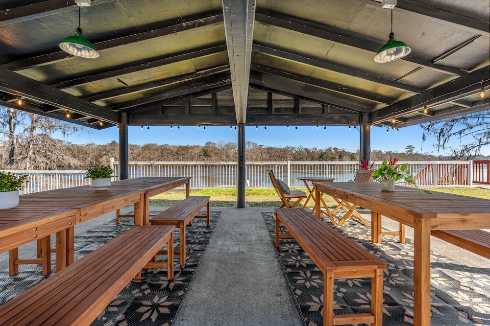 Suwannee Gables Motel and Marina - photo 26