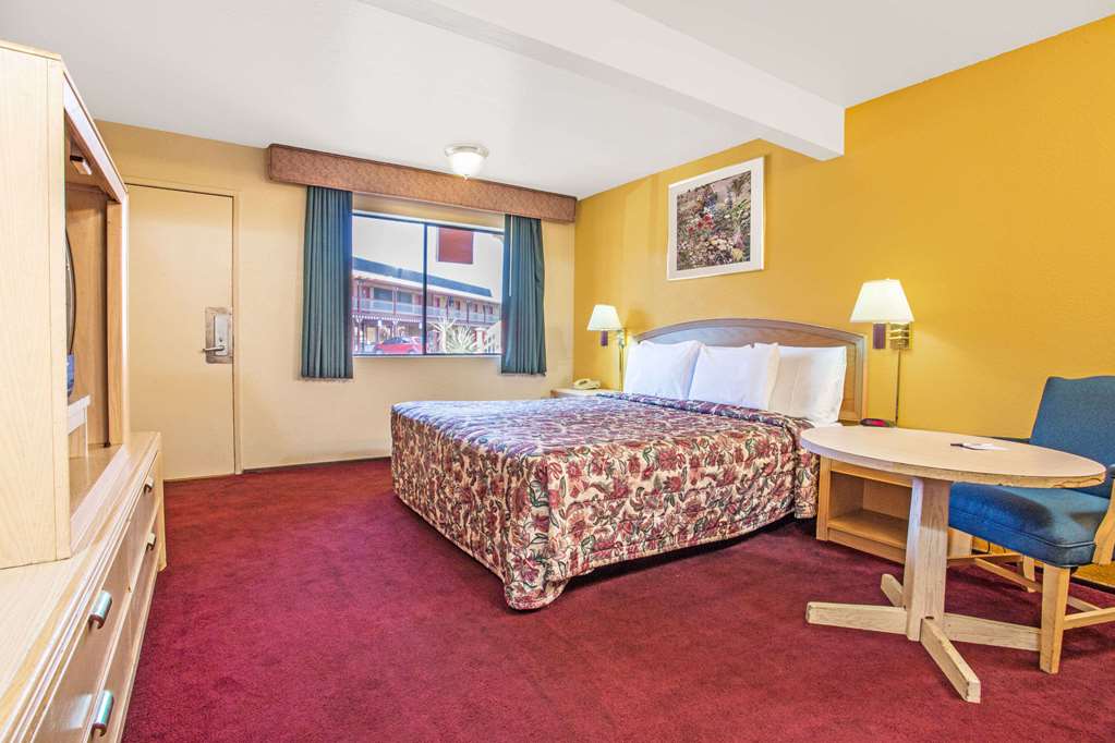 Travelodge by Wyndham Turlock - photo 11