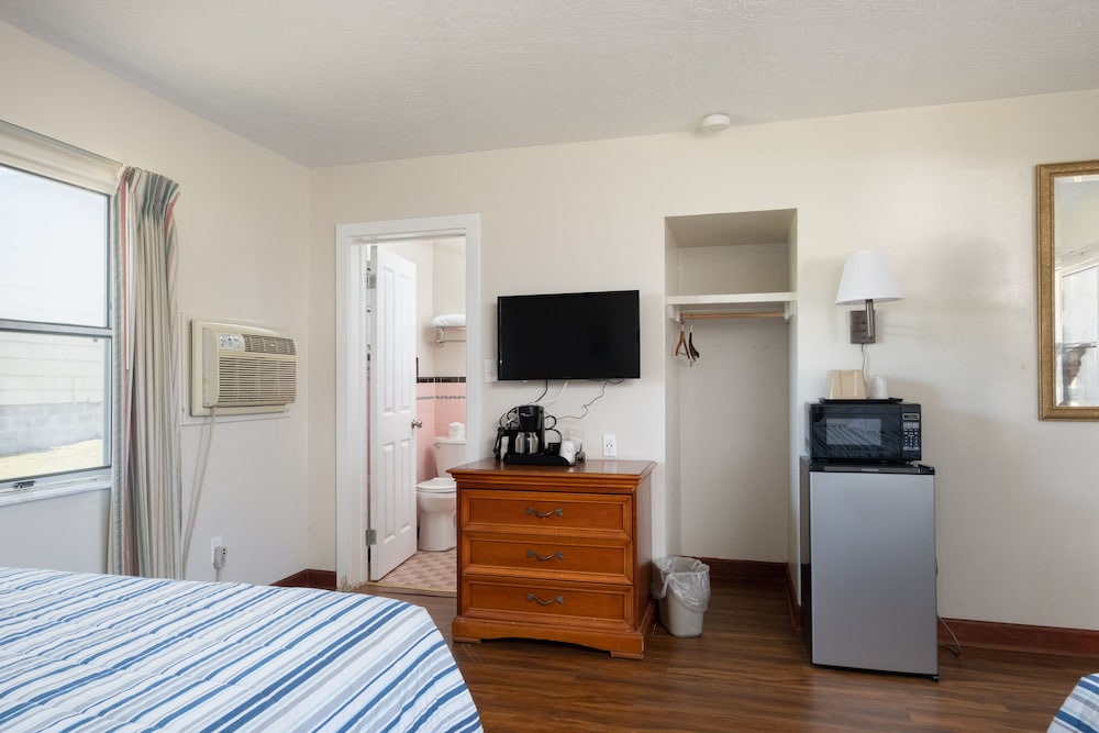 Suwannee Gables Motel and Marina - photo 12