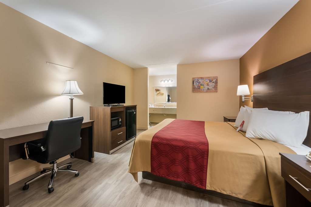 Econo Lodge Cullman South - photo 7