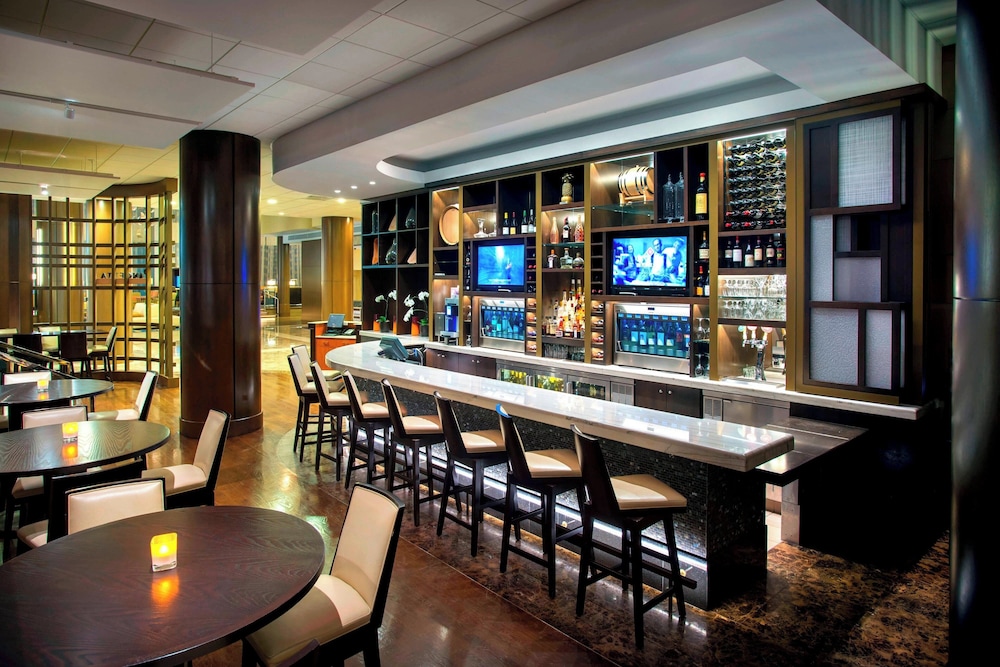 Teaneck Marriott at Glenpointe - photo 26