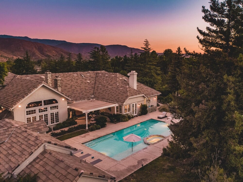 La Barrique by AvantStay Sleeps 22 14 Acre Estate Secluded in Wine Country - photo 36