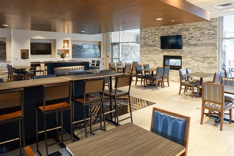 Holiday Inn Express & Suites Denver Aurora Medical Campus by IHG - photo 31