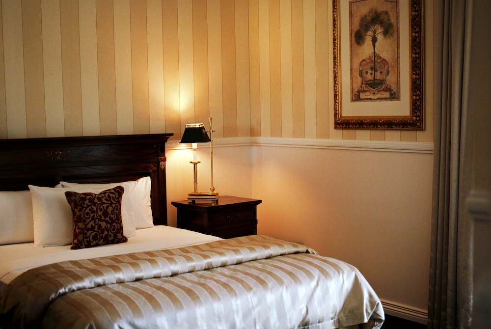 Redearth Hotel — Mount Isa
