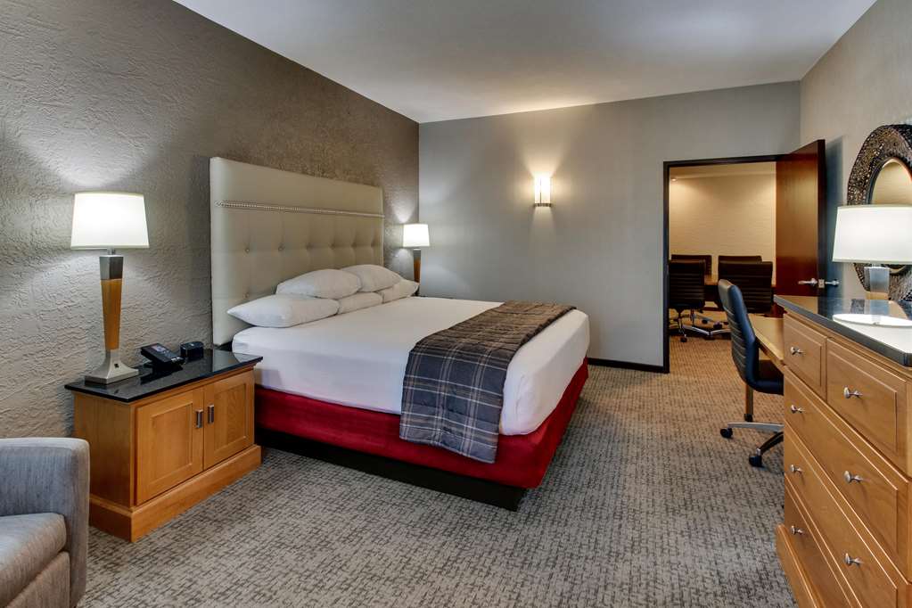 Drury Inn & Suites Phoenix Happy Valley - photo 27