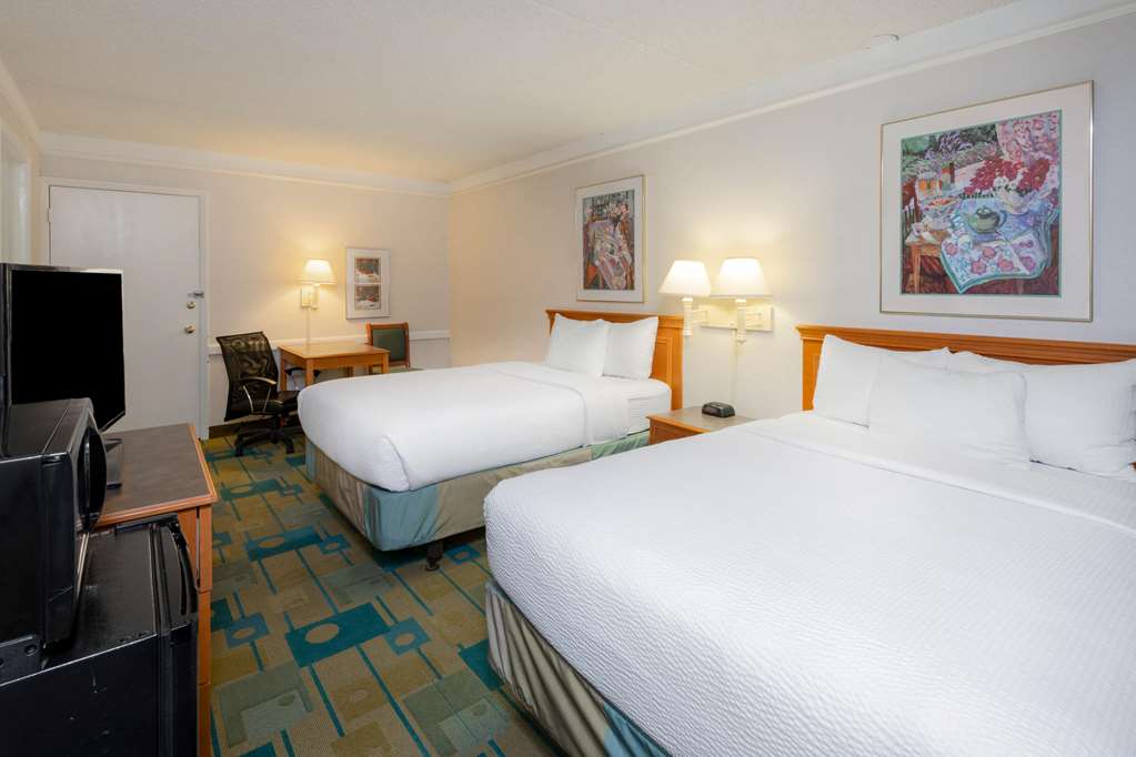 La Quinta Inn by Wyndham Farmington - photo 18