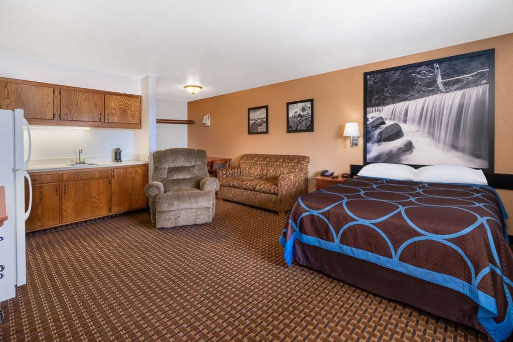 Super 8 by Wyndham Goodland - photo 12