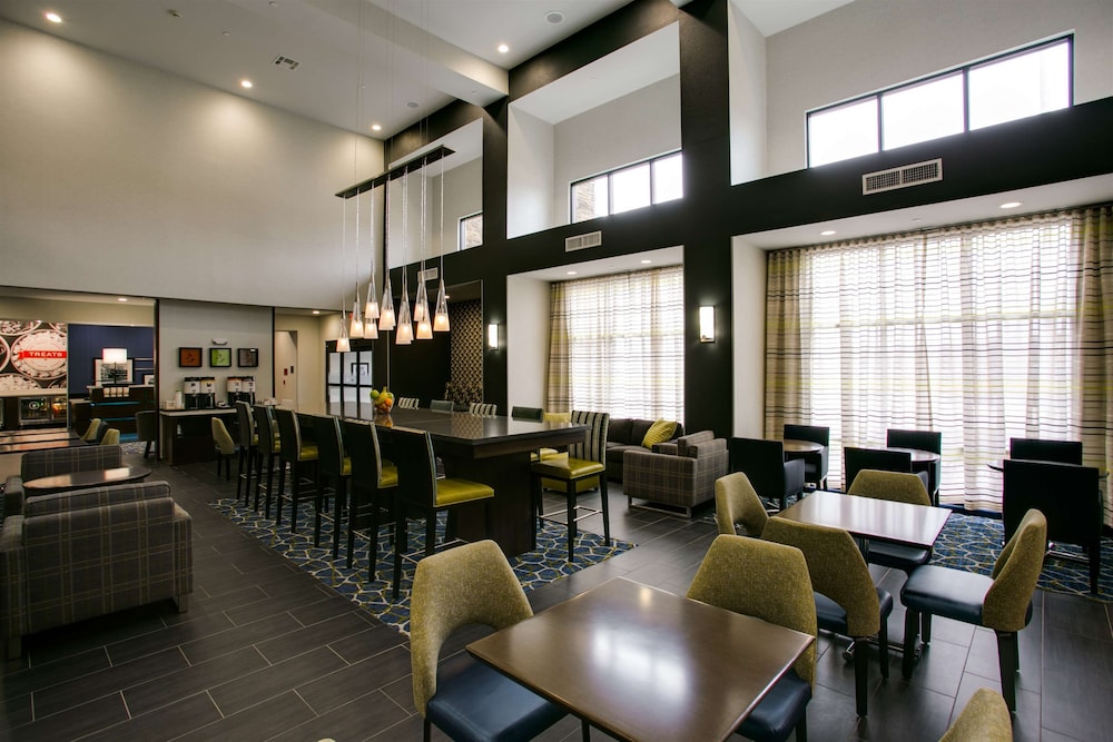 Hampton Inn & Suites Dallas Ft. Worth Airport South - photo 4