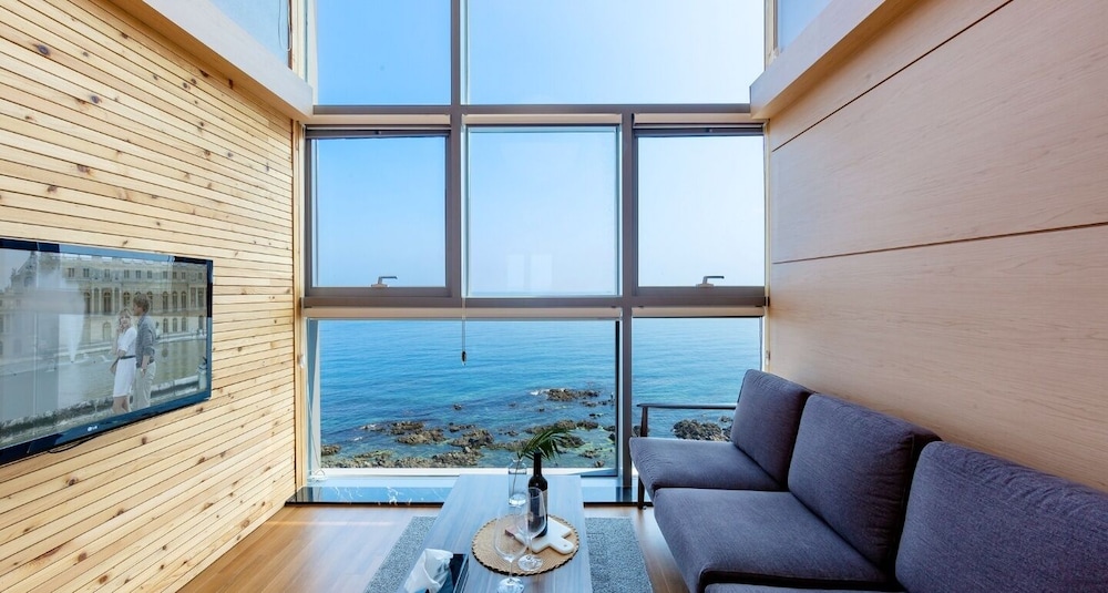 Revoir in Pohang, South Korea