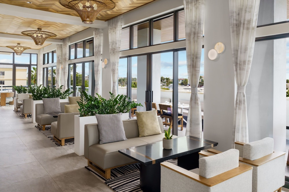 AC Hotel by Marriott Naples 5th Avenue - photo 44