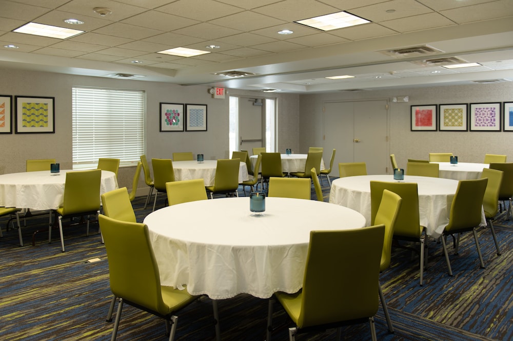 Holiday Inn Express Hotel & Suites Wausau by IHG - photo 24