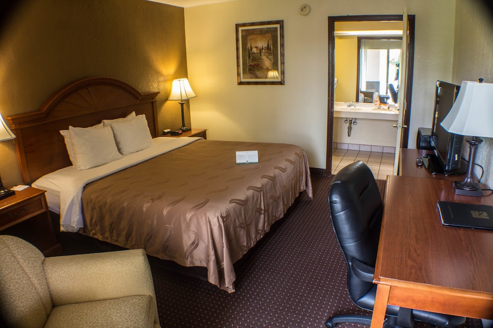 Quality Inn & Suites Erie near Casino - photo 8
