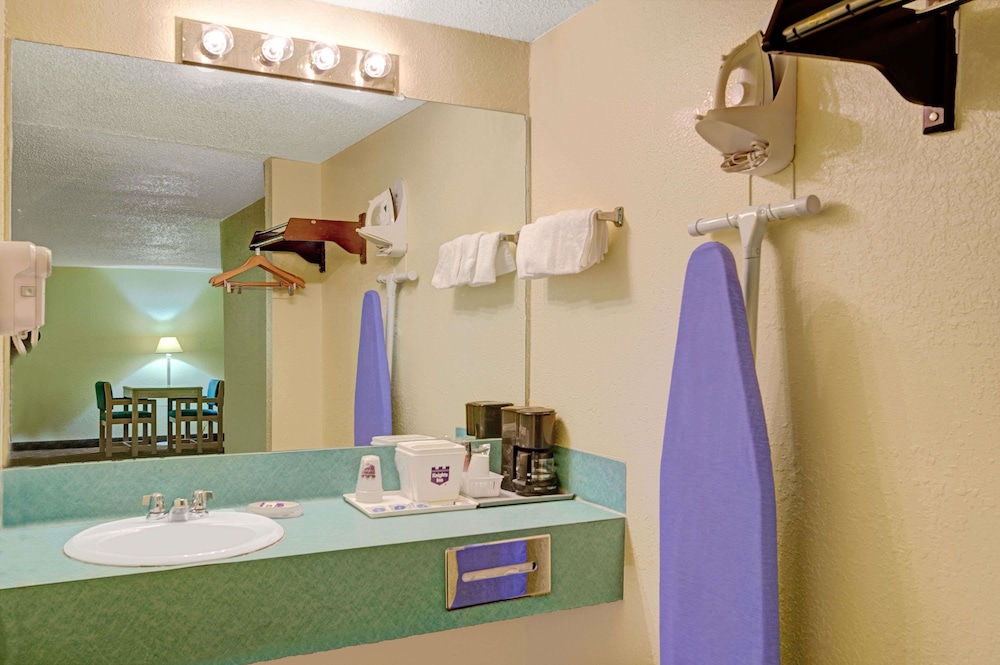 White Rock Inn - photo 8