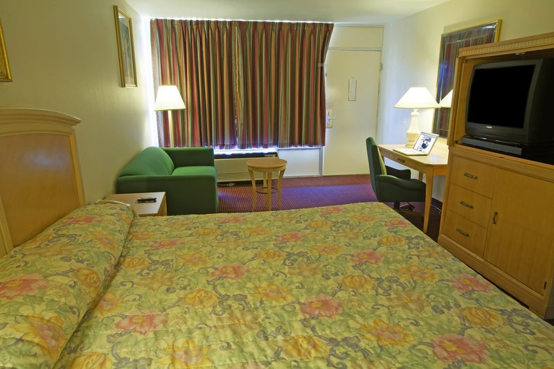 Americas Best Value Inn Evergreen - photo 10