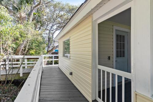 222 W Ashley Sea Breeze Minutes to the Ocean and Downtown Folly Beach - photo 31