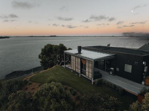 Black Hut Eco Retreat in Christchurch, New Zealand