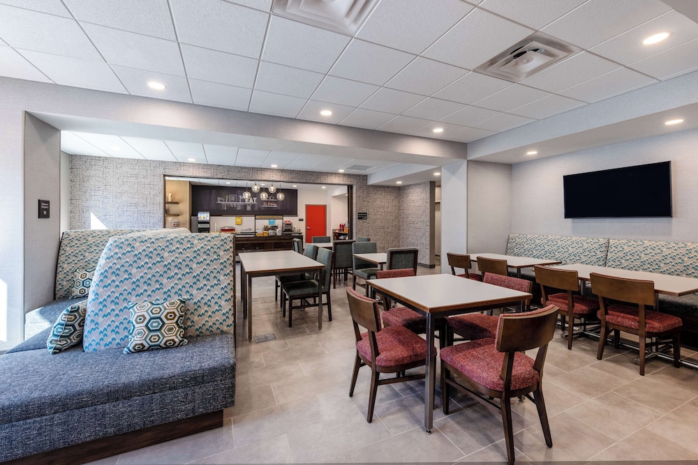 Hampton Inn by Hilton Columbus Downtown - photo 28