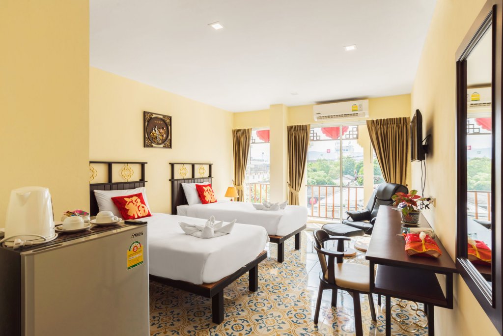 Le Hua - carbon neutral hotel in Phuket