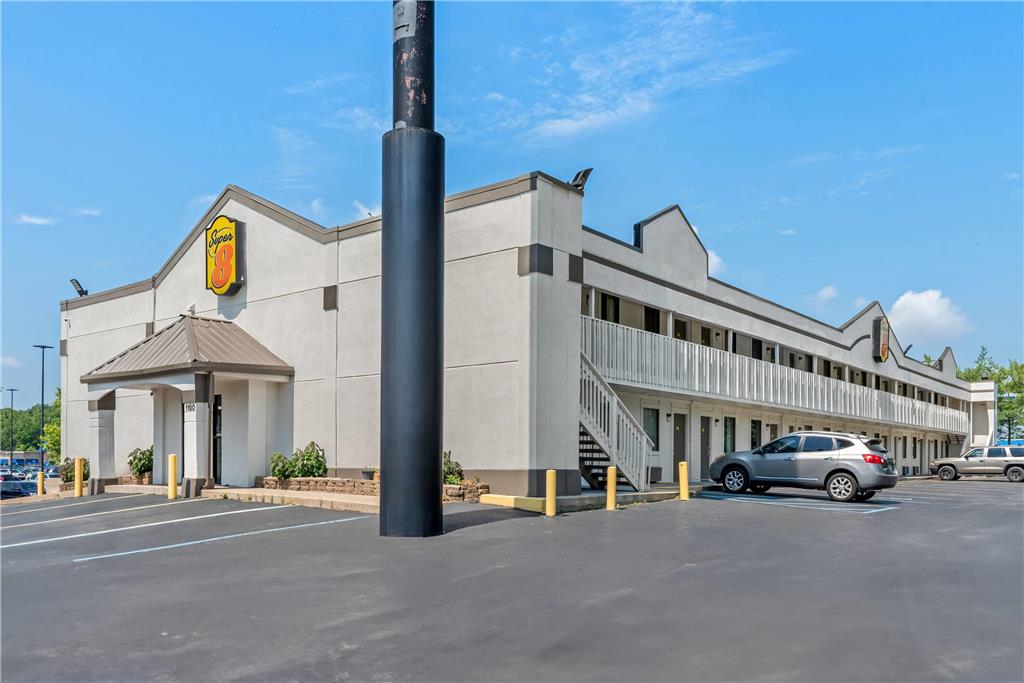 Super 8 by Wyndham Brownsburg - photo 3