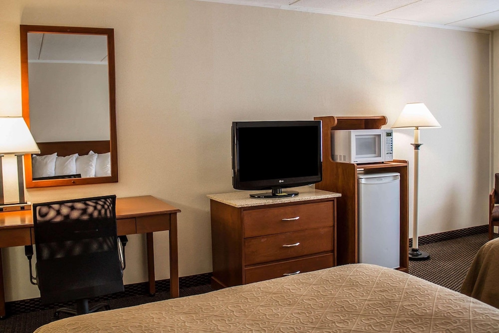 Baymont by Wyndham Youngstown - photo 5