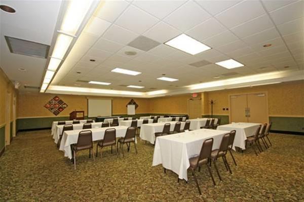 Ramada Burlington Hotel & Conference Center - photo 13