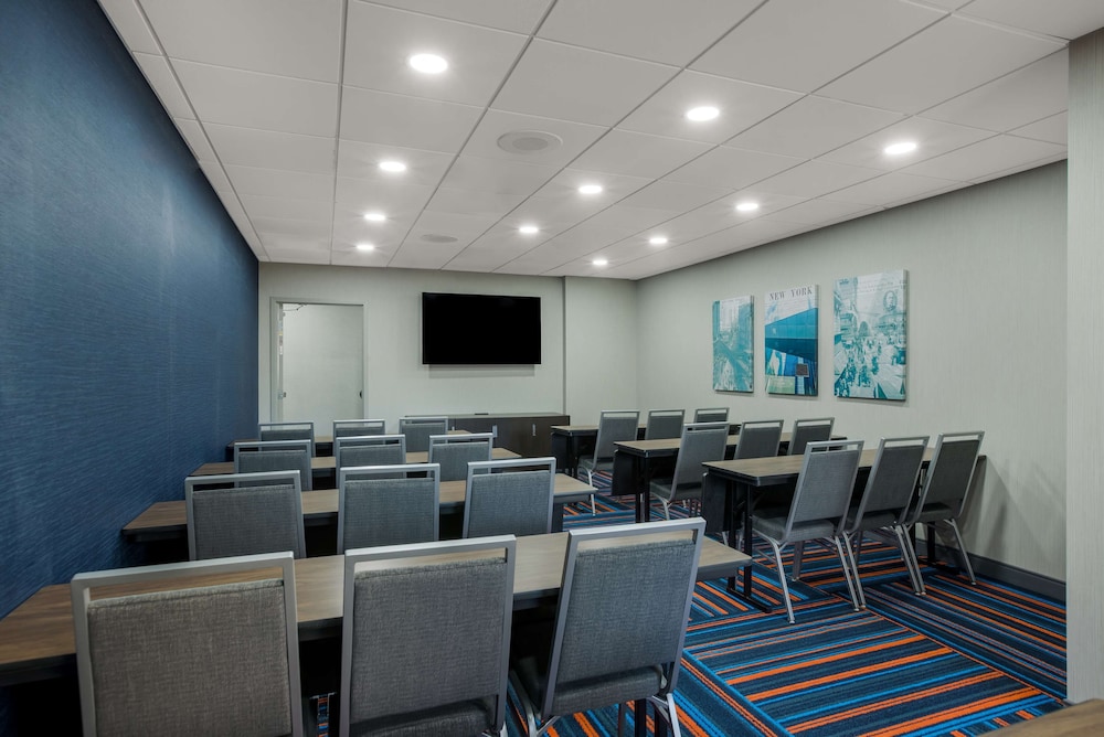 Hampton Inn Linden - photo 31