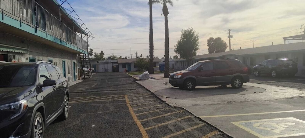 Motel 7 By Oyo Near Phoenix Airport - photo 34
