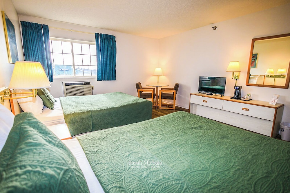 Mountain Host Motor Inn - photo 14