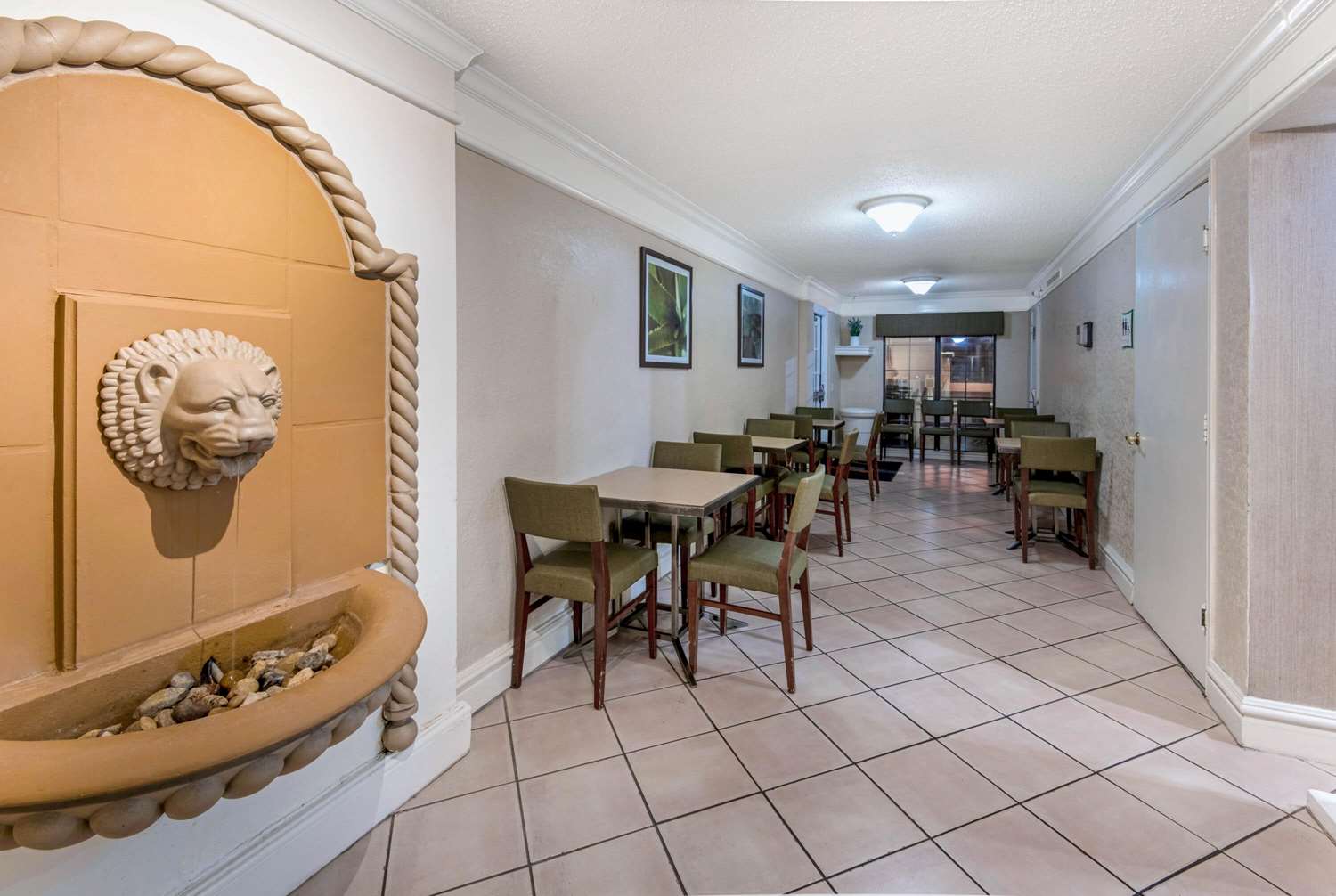 La Quinta Inn by Wyndham San Antonio I 35 N at Rittiman Rd - photo 26