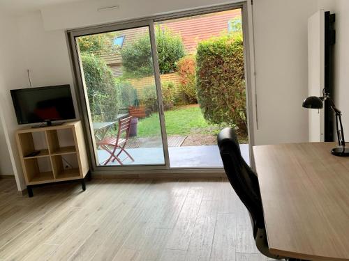Studio Independant Jardin - last minute hotel in Unknown City