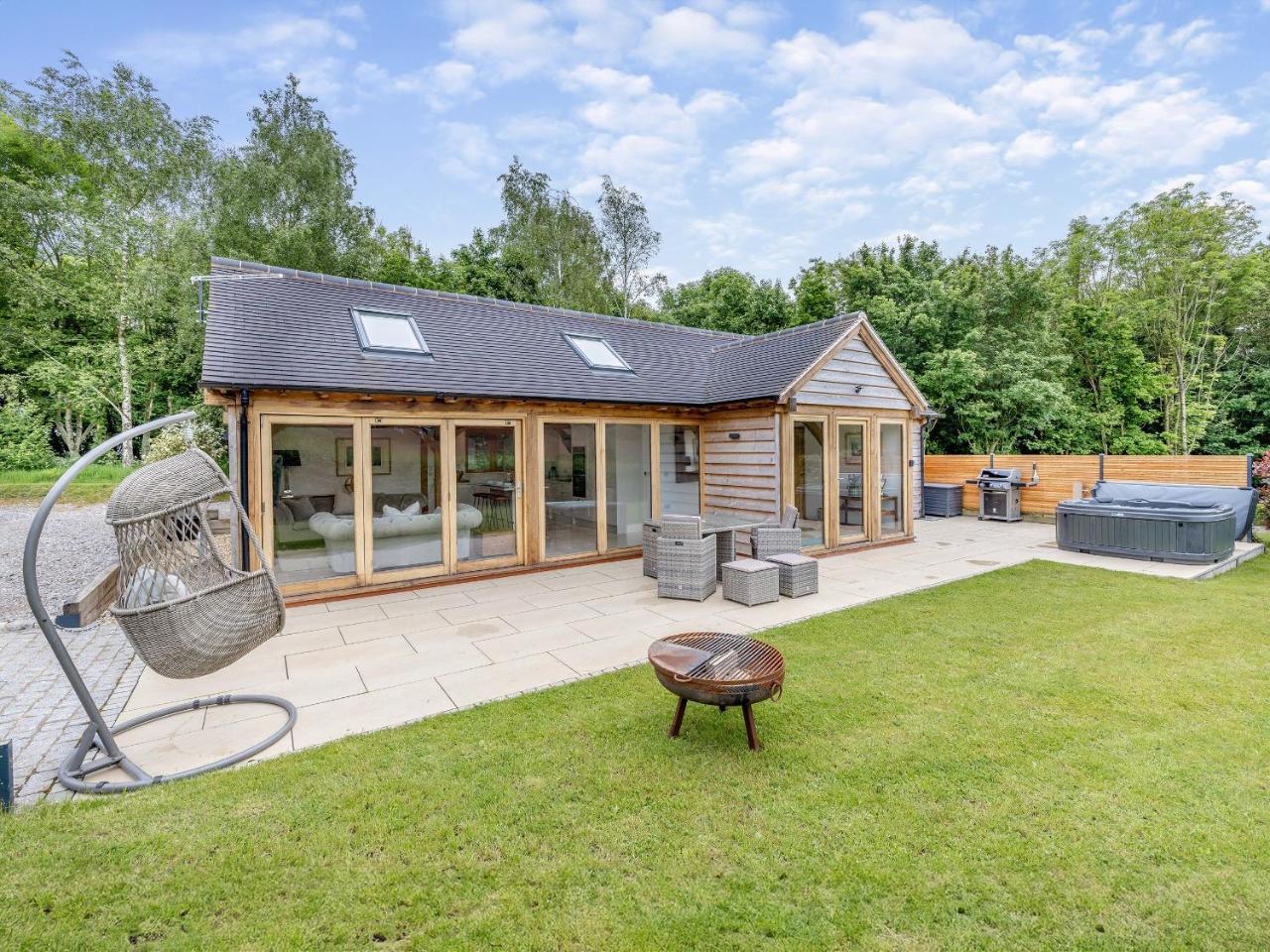 Walford Lodge Uk47305 — 5-Star Luxury Hotel in Uttoxeter, United Kingdom