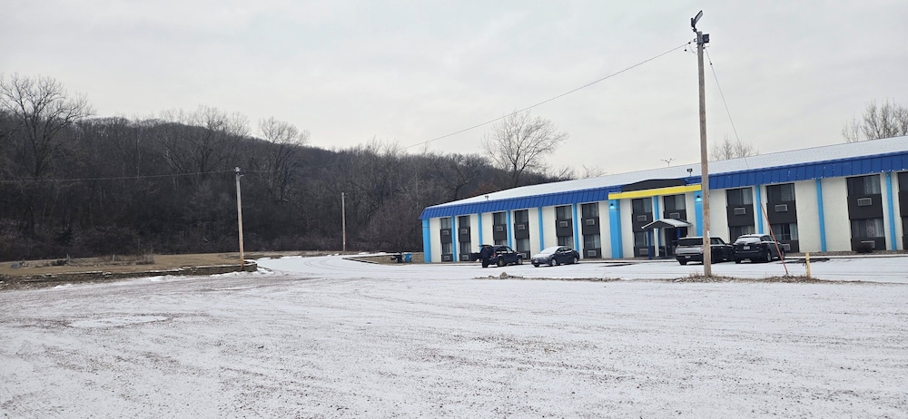 Days Inn by Wyndham Portage Cascade Mountain area - photo 82