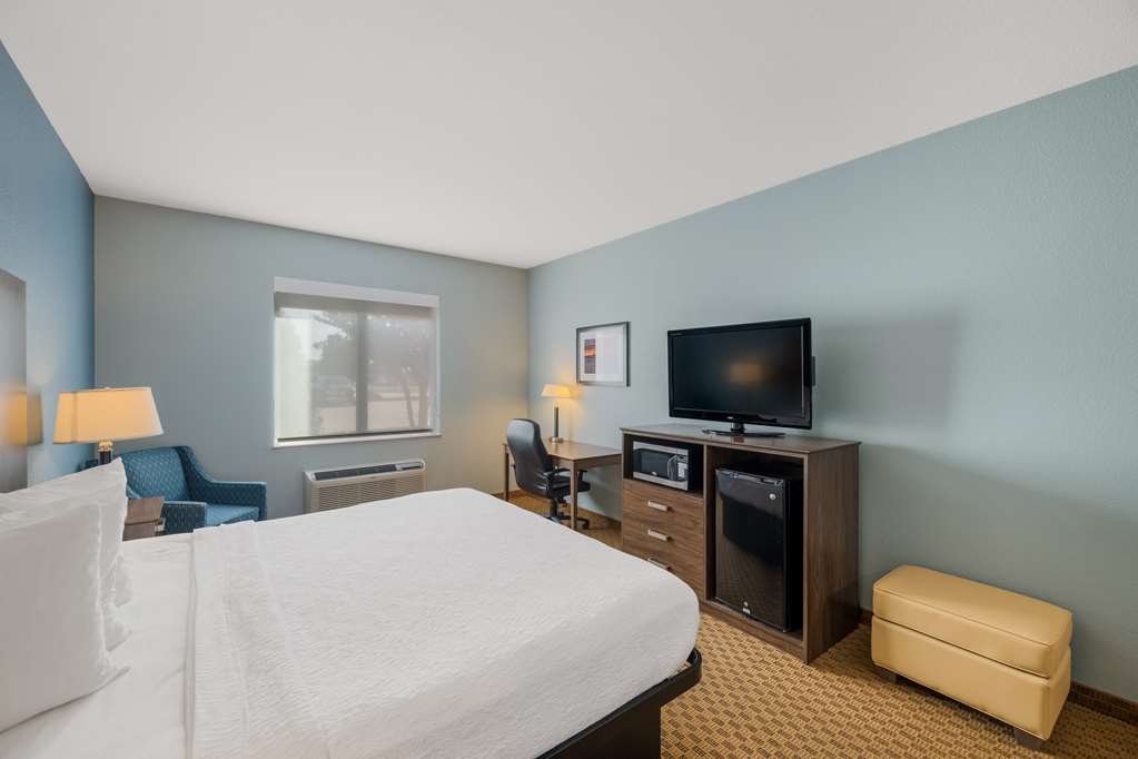 Best Western South Plains Inn & Suites - photo 12